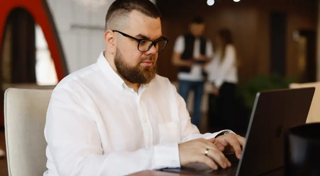 Тренінг з продажів і аудит дзвінків: як підняти конверсію відділу за 60 днів